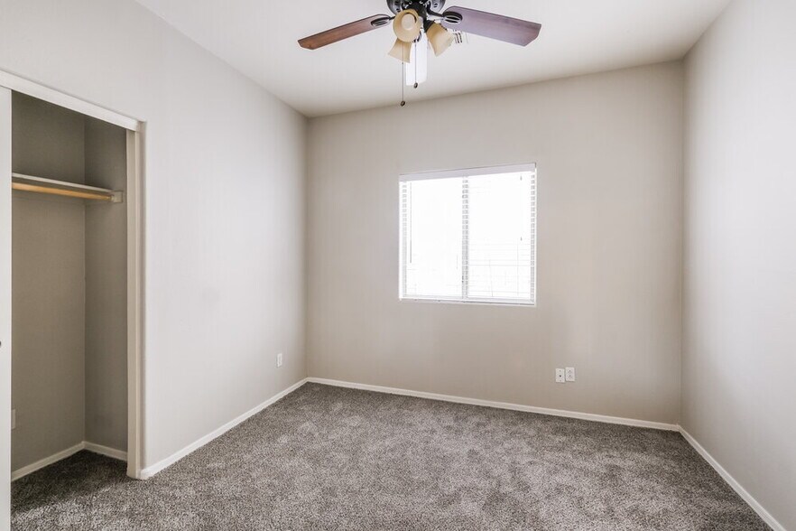 Building Photo - 3402 N 129th Dr