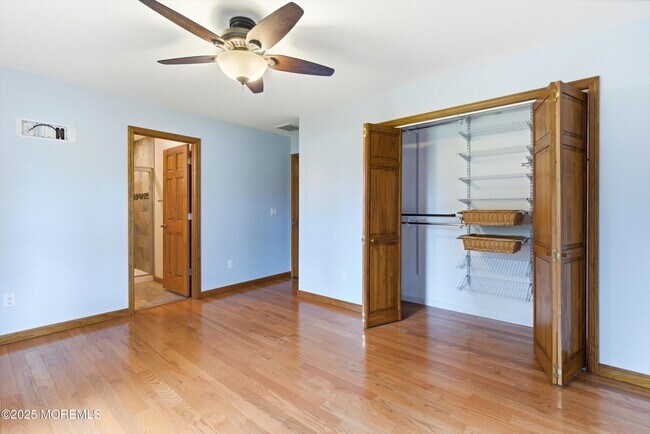Building Photo - 501 Silverton Rd
