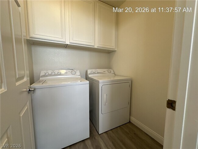 Building Photo - 9712 Floweret Ave