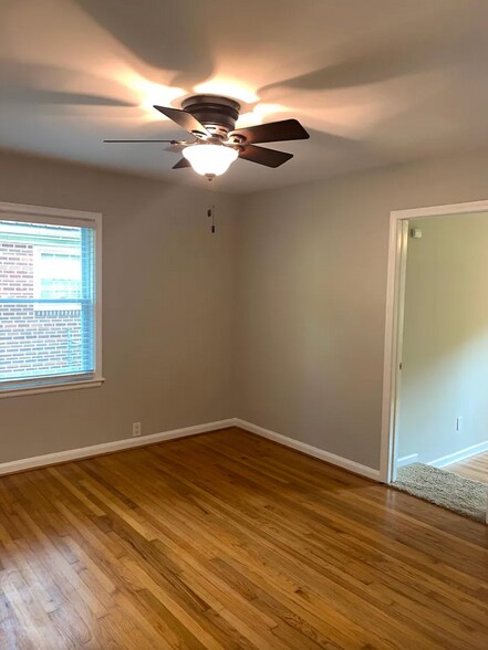 Building Photo - 864 Shadowridge Dr SE