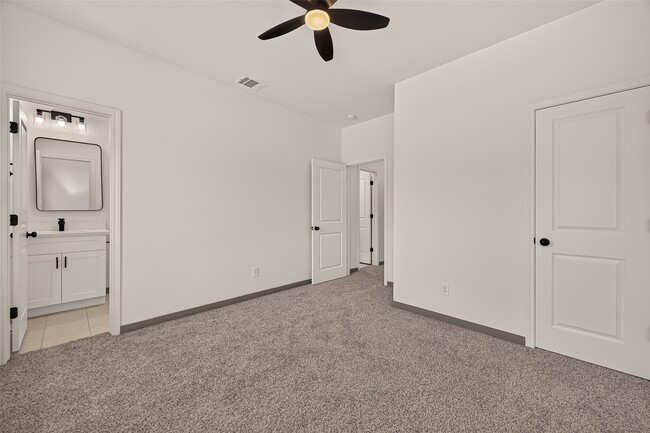 Building Photo - 8306 Tidwell Rd