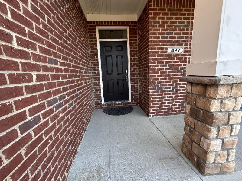 Building Photo - 427 Rockcrest Way