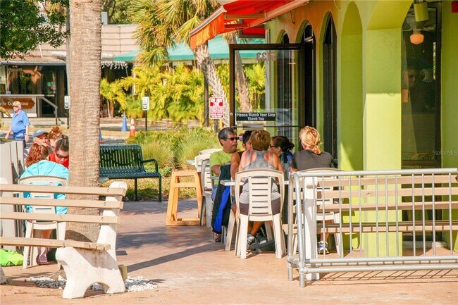 Building Photo - 3835 Almeria Ave