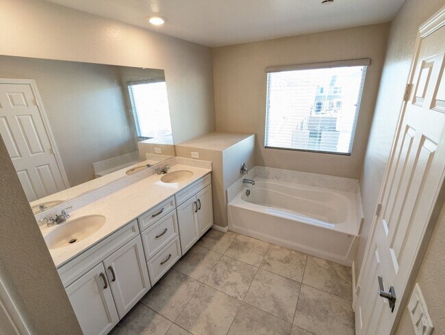 Building Photo - 3518 Montepulciano Ln