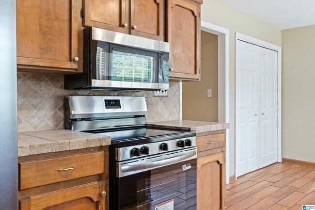 Building Photo - 5100 Weatherford Dr