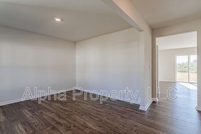 Building Photo - 816 Wolverine Ln