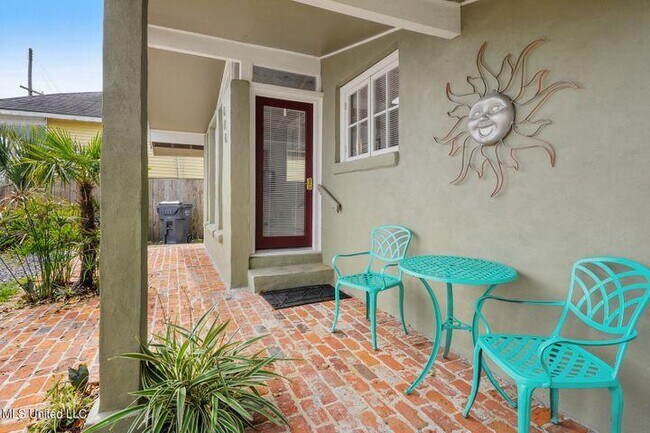 Building Photo - 404 Dunbar ave