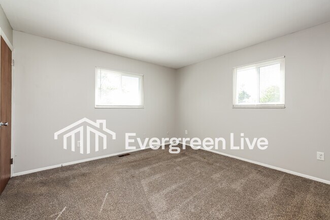 Building Photo - 5620 Northford Rd