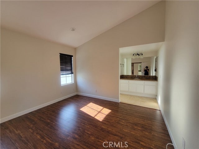 Building Photo - 2800 Plaza del Amo