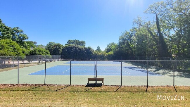 Building Photo - 1221 Westview Ln