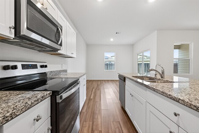 Building Photo - 1065 Long Bay Ct