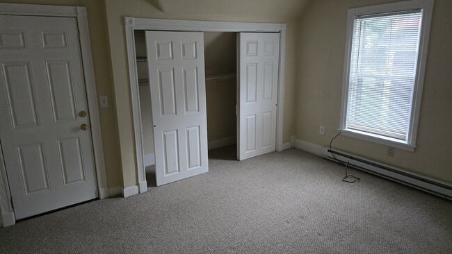 Building Photo - 1252 Main St