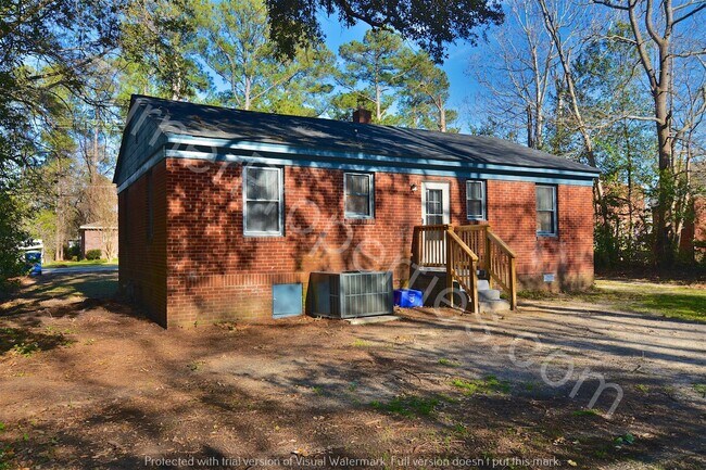 Building Photo - 720 Wilkes Rd, Columbia, SC 29203