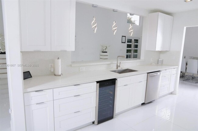 Building Photo - 6003 Umbrella Tree Ln