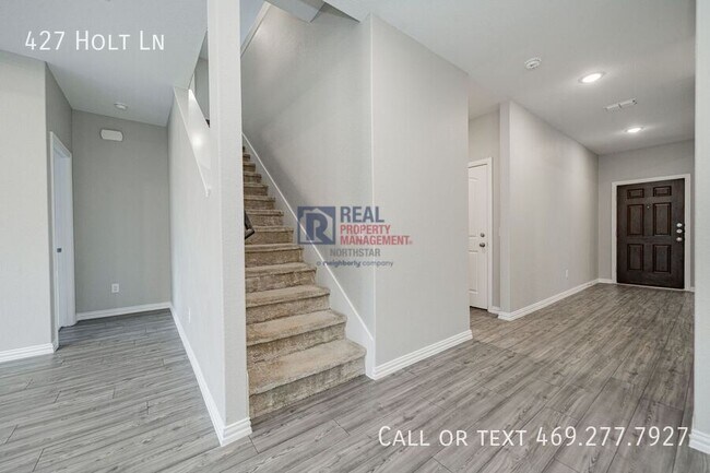 Building Photo - 427 Holt Ln