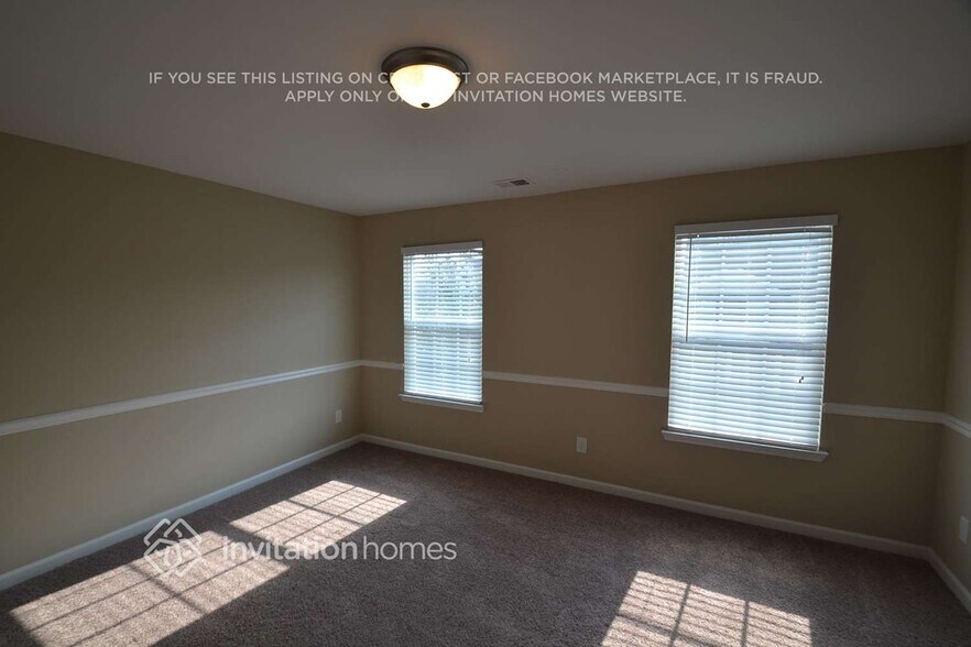 Building Photo - 2575 Meadow Trace Dr