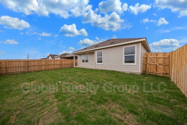 Building Photo - 9105 Navarro Vis