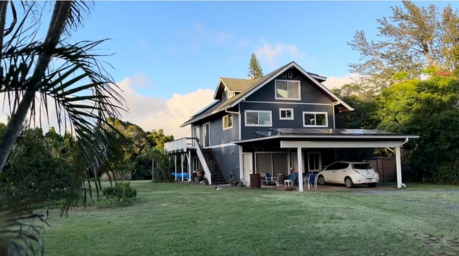 Building Photo - Haiku - on 2 acres upstairs mostly furnish...