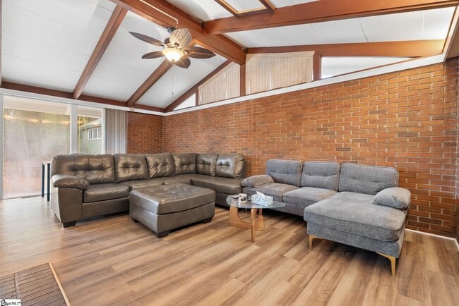 Building Photo - 103 Robinall Dr