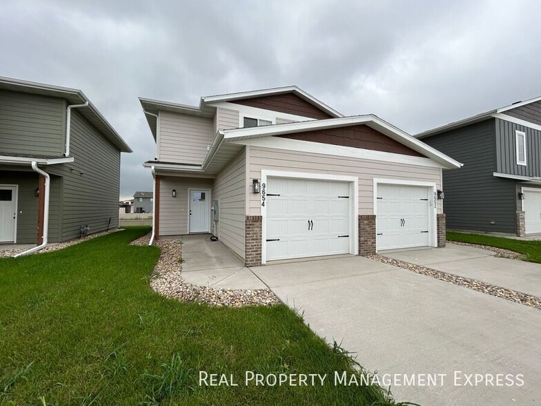 Building Photo - 2 Bedroom 1.5 Bathroom Home for Rent