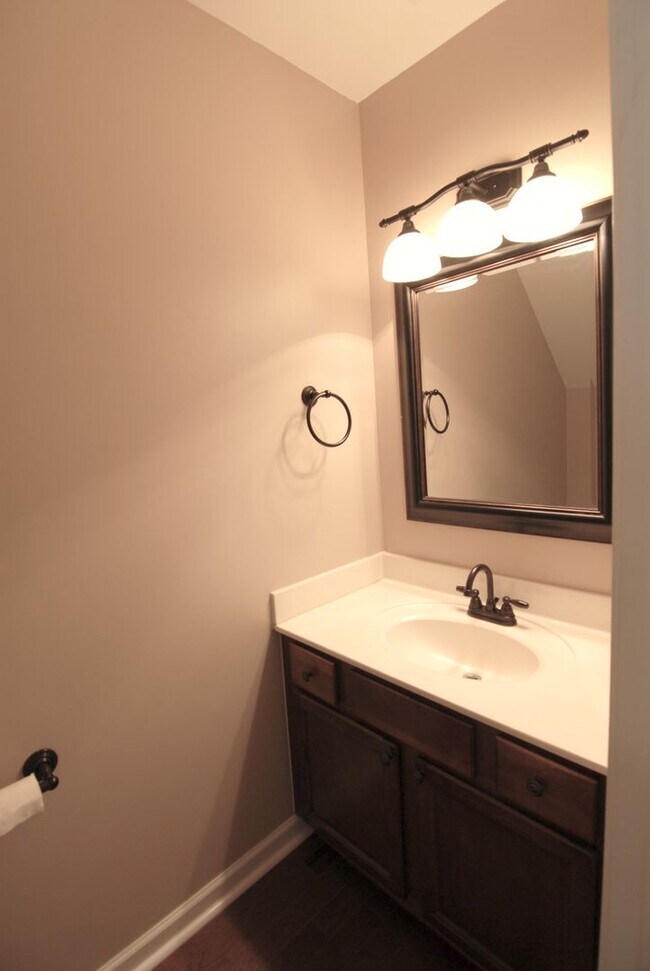 Building Photo - Stunning 2 story brick home 4 bedroom 2.5 ...