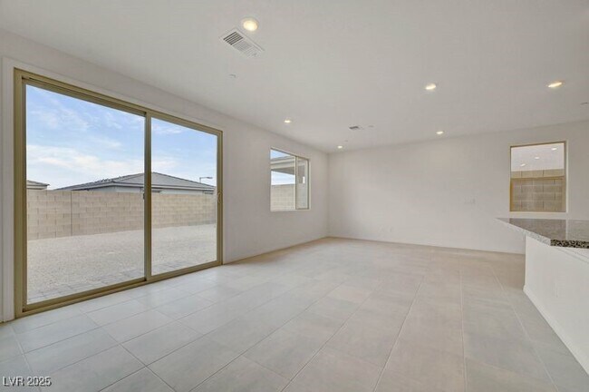 Building Photo - 1550 Rock Kestrel St