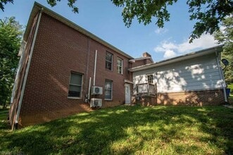 Building Photo - Blacksburg, Very spacious 2 BR / 2 BA, Available for Fall Term