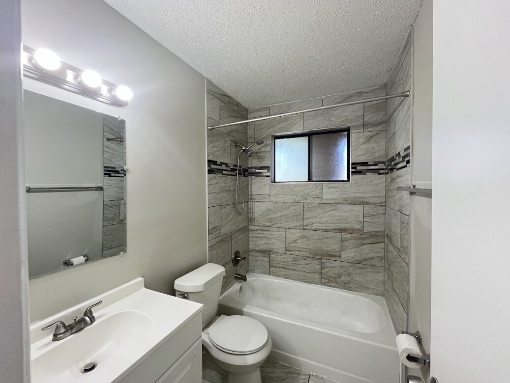 Building Photo - 5324 Westchase Ct