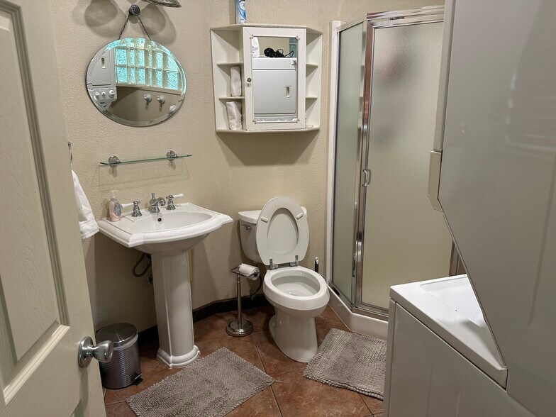 Building Photo - 1919 4th St