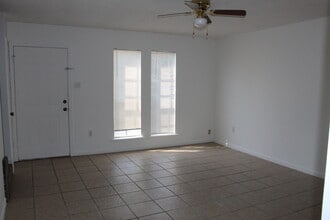 Building Photo - Huntley Place (78)