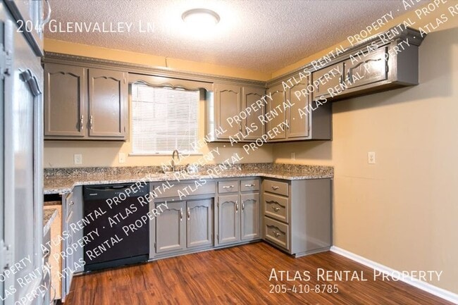 Building Photo - 204 Glenvalley Ln NW