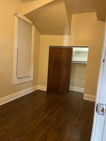 Building Photo - 1936 N Kimball Ave