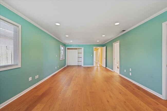 Building Photo - 833 Ocean View Ave