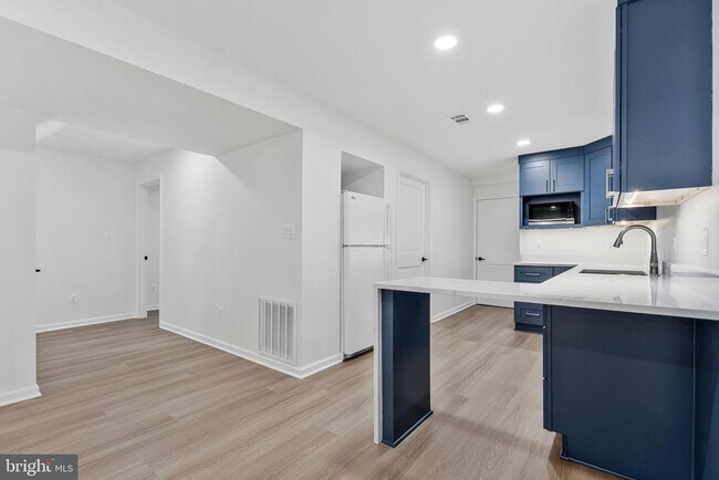 Building Photo - 7730 Falstaff Rd