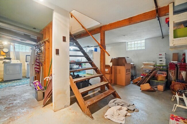 Building Photo - 3000 Hillside Ave