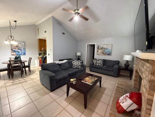 Building Photo - 2428 Talco Hills Dr