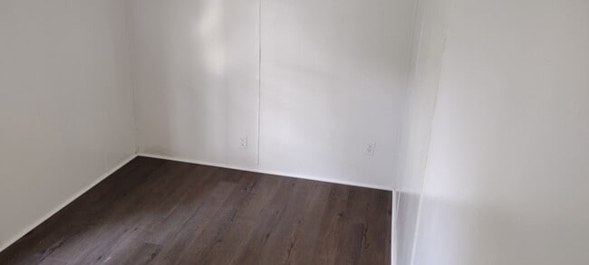 Building Photo - 106 Jesse Dr