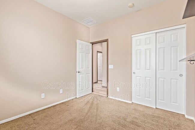 Building Photo - 2624 W Beautiful Ln