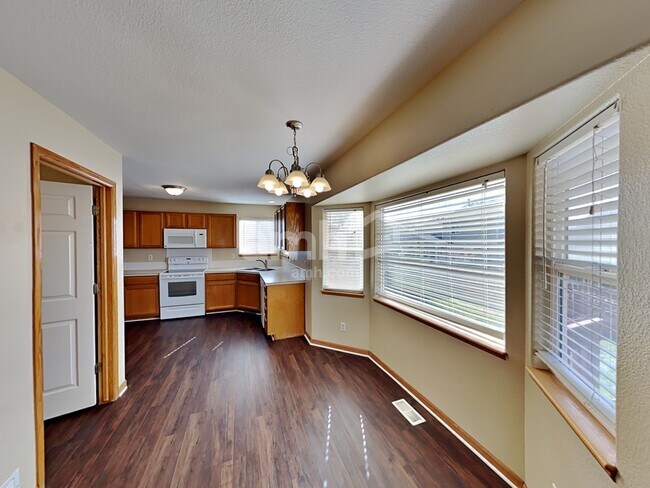 Building Photo - 3808 Ironhorse Drive
