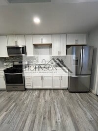 Building Photo - 320 W Whittier Ave