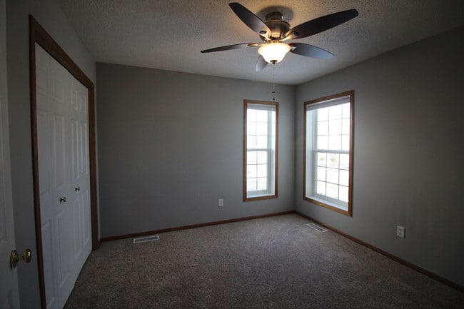 Building Photo - 10515 Pond Curve