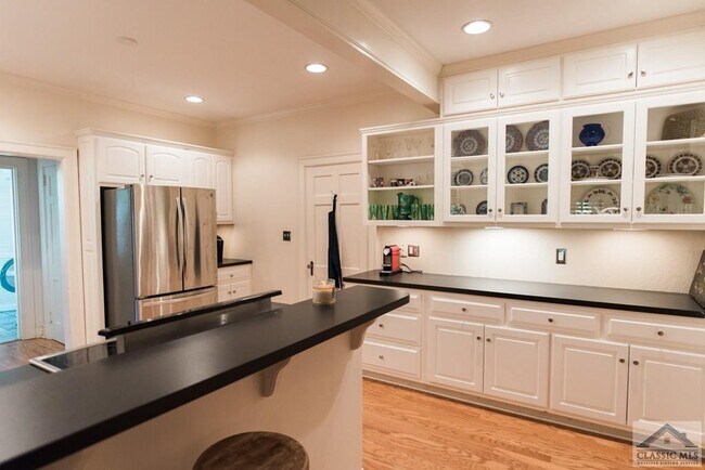 Building Photo - 285 Hampton Ct