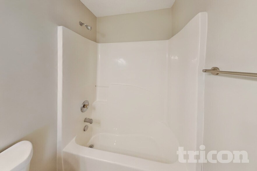 Building Photo - 223 Pebblestone Dr