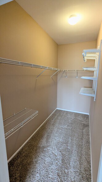 Master Bed Room, Walk-in Closet - 834 Dominick Ct