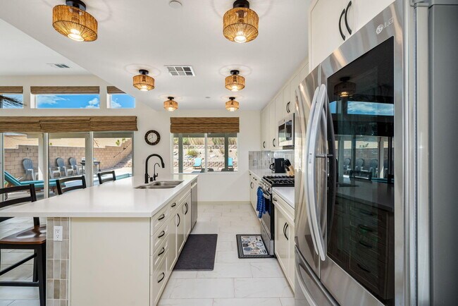 Building Photo - 12613 Sylvanus Dr
