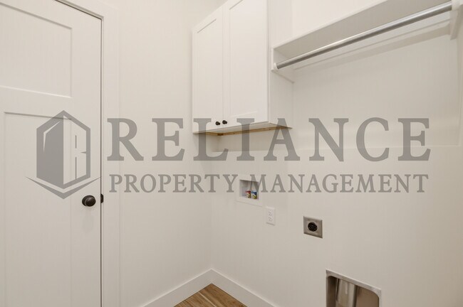 Building Photo - 701 Elmwood St
