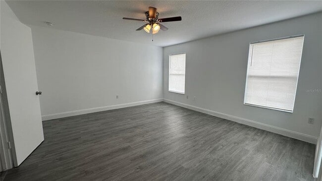 Building Photo - 2437 Hassonite St