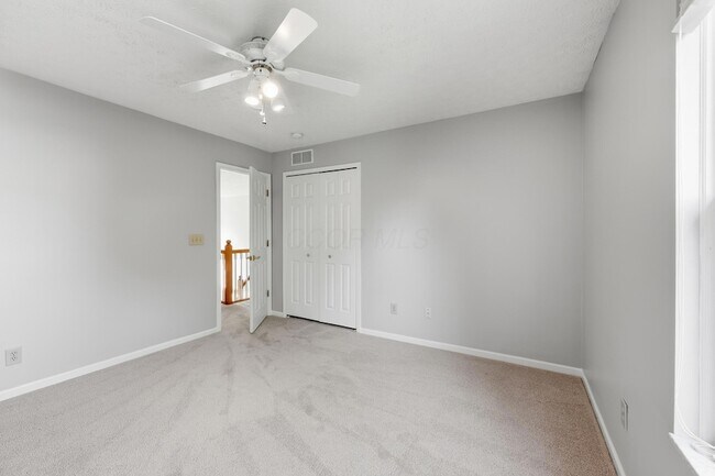 Building Photo - 6498 Ringsend Ct