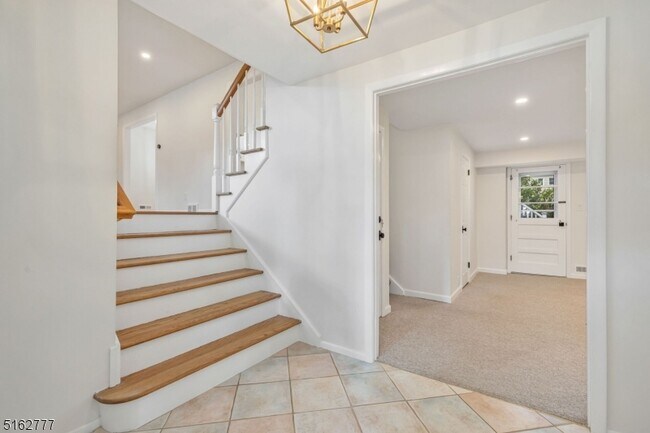 Building Photo - 27 Glenbrook Rd