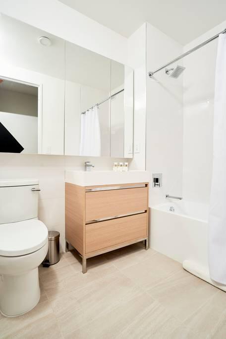 Building Photo - 4 bedroom in NEW YORK NY 10005